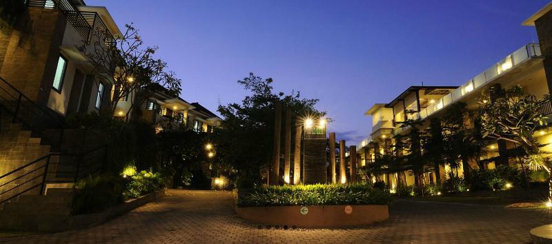 Parkside Denbukit Residence & Suite Jimbaran ภายนอก รูปภาพ