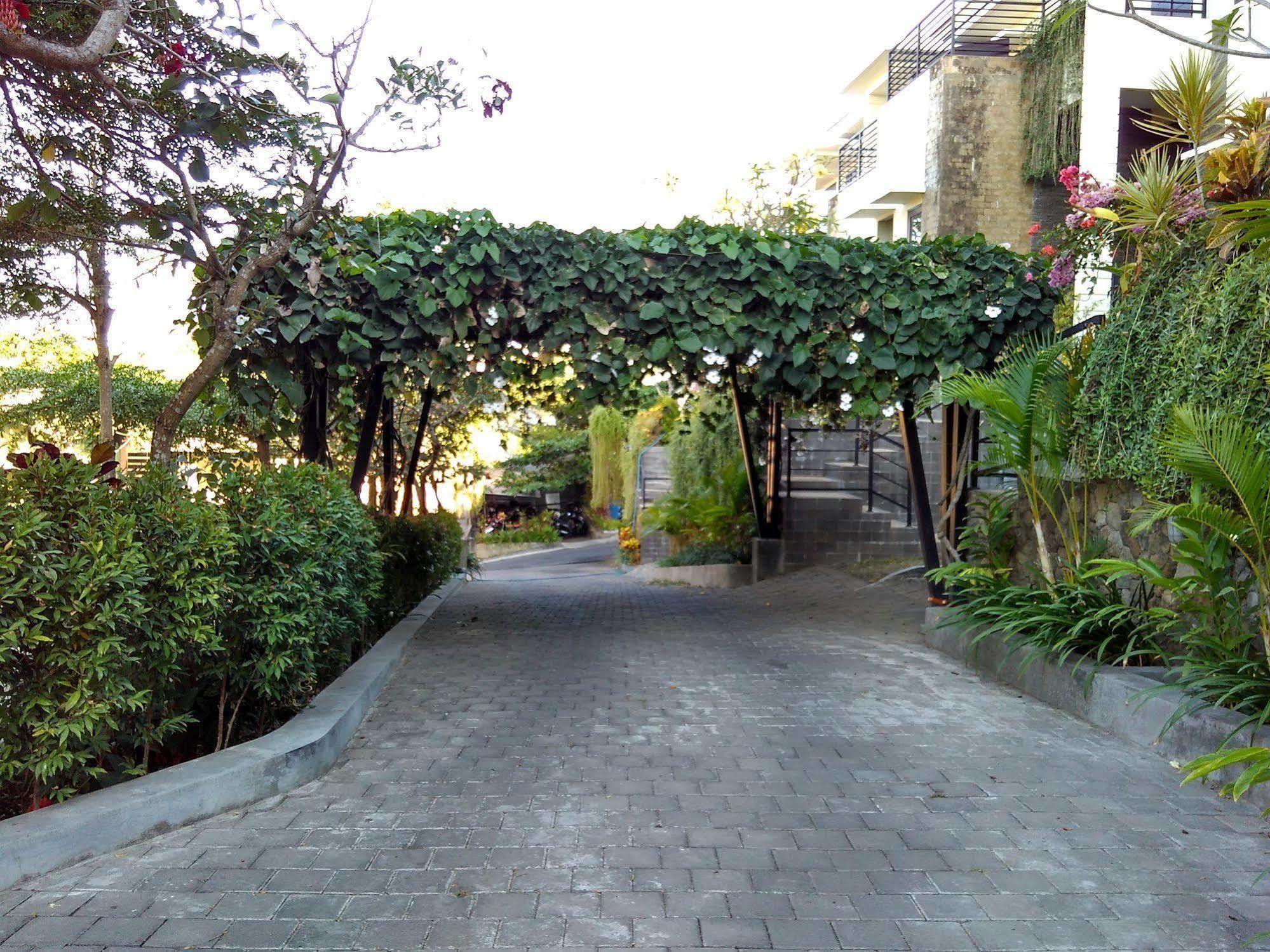Parkside Denbukit Residence & Suite Jimbaran ภายนอก รูปภาพ